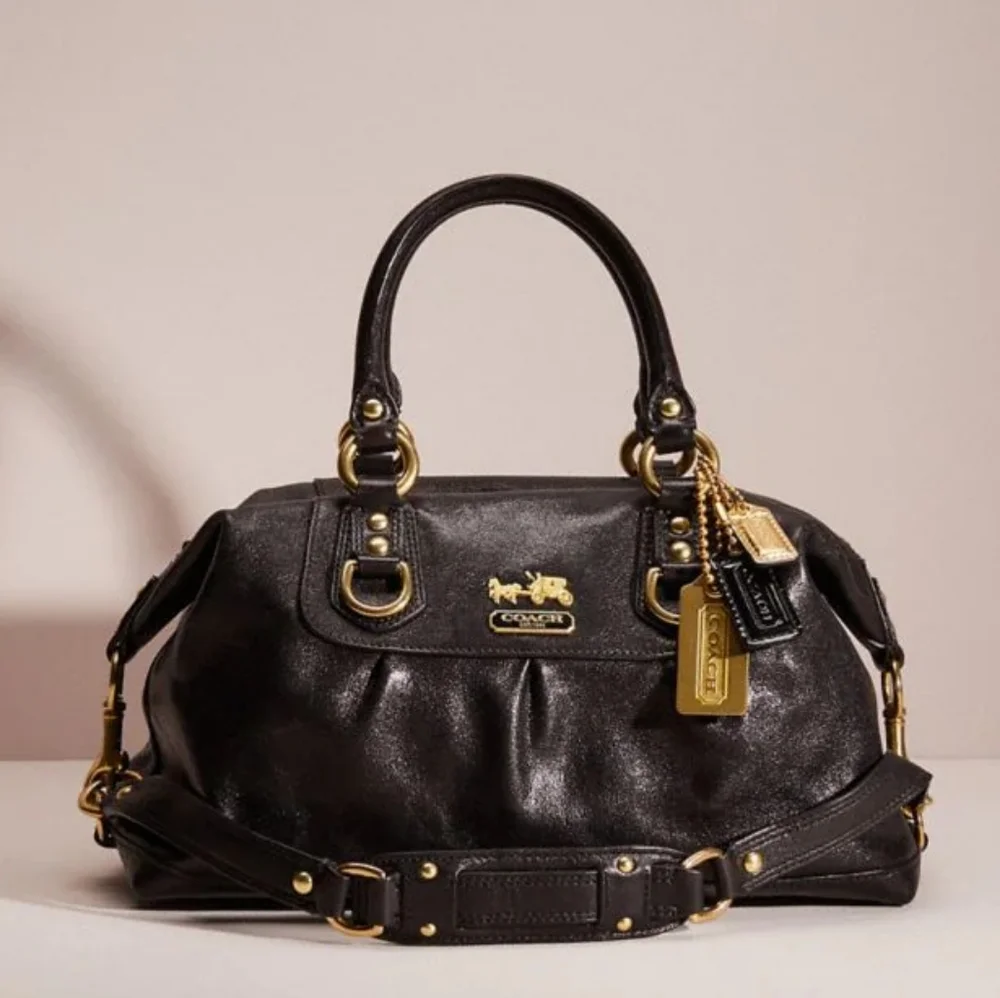 COACH マディソンパテントレザーサブリナ ハンドバッグ 黒 エナメル　y2k Coach Leather Black Cowhide Madison Sabrina Satchel Y2K Purse